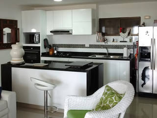 Remodelación integral apartamento 2, Remodelar Proyectos Integrales Remodelar Proyectos Integrales Cocinas de estilo moderno Tablero DM