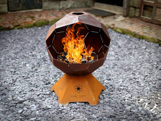 The Football Barbecue and Fire Pit, Digby Scott Designs Digby Scott Designs Moderne tuinen IJzer / Staal