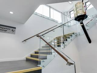 Ullapool Ferry Terminal, Matheson Mackenzie Ross Architects Matheson Mackenzie Ross Architects Commercial spaces Glass