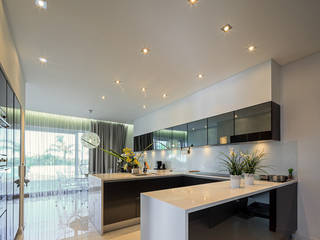 Moradia Algarve 2013, Atelier Ana Leonor Rocha Atelier Ana Leonor Rocha Modern kitchen