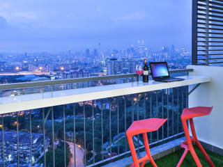 Ultramodern Loft | CONDOMINIUM, Design Spirits Design Spirits Modern balcony, veranda & terrace