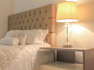 Habitación , Monica Saravia Monica Saravia クラシカルスタイルの 寝室 ベージュ