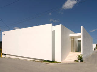 KNJ-HOUSE, 門一級建築士事務所 門一級建築士事務所 Minimalist houses Reinforced concrete White