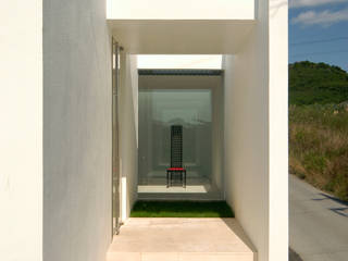KNJ-HOUSE, 門一級建築士事務所 門一級建築士事務所 Minimalist style garden Reinforced concrete White