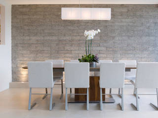 Kitchen & Dining, Gracious Luxury Interiors Gracious Luxury Interiors Minimalistische Esszimmer Weiß