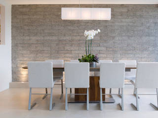 Kitchen & Dining, Gracious Luxury Interiors Gracious Luxury Interiors Minimalist dining room