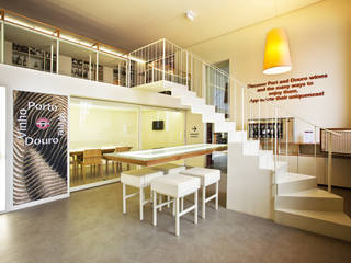 Wine Bar e Sala de Provas, Atelier 405 \ 405 architects Atelier 405 \ 405 architects Espaces commerciaux