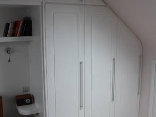 A wall of fitted wardrobes, TreeSaurus TreeSaurus Classic style bedroom MDF