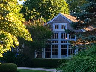 Quogue Beach House, Lorraine Bonaventura Architect Lorraine Bonaventura Architect Classic style houses Wood Wood effect