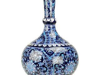 Vase en céramique d'Iznik, KaravaneSerail KaravaneSerail Other spaces Porcelain