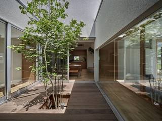 ホワイエのある家, toki Architect design office toki Architect design office Vườn phong cách hiện đại
