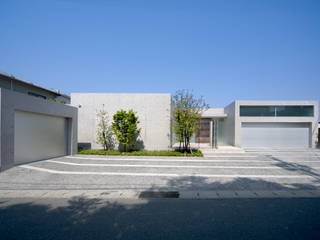 H COURT HOUSE, Atelier Square Atelier Square Modern Houses Concrete White