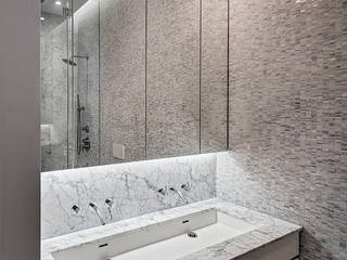 Master Bathroom Lilian H. Weinreich Architects Modern bathroom Marble