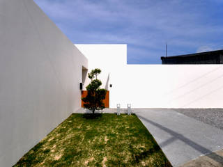 HG-HOUSE, 門一級建築士事務所 門一級建築士事務所 Modern houses Reinforced concrete White