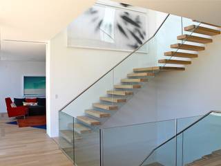 Floating Steps of Beauty in Long Island, EeStairs | Stairs and balustrades EeStairs | Stairs and balustrades Minimalistischer Flur, Diele & Treppenhaus Glas
