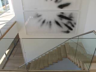 Floating Steps of Beauty in Long Island, EeStairs | Stairs and balustrades EeStairs | Stairs and balustrades Minimalistyczny korytarz, przedpokój i schody Drewno O efekcie drewna