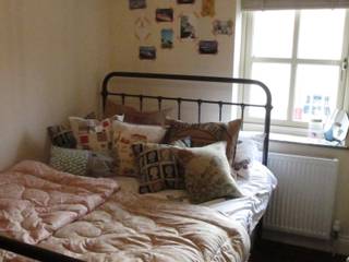 Upcycled Terraced House, Little Mill House Little Mill House Ausgefallene Schlafzimmer