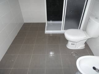 Remodelação geral de WC - Charneca da Caparica (Almada), Atádega Sociedade de Construções, Lda Atádega Sociedade de Construções, Lda