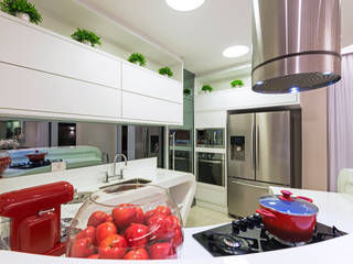 Casa Villa, Designer de Interiores e Paisagista Iara Kílaris Designer de Interiores e Paisagista Iara Kílaris Cucina moderna Marmo Bianco