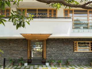 Indegenious House-Architect's house cum Residence,Dehradun, Manuj Agarwal Architects Manuj Agarwal Architects Landhäuser