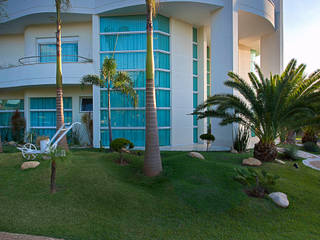 Arquiteto Aquiles Nícolas Kílaris Modern houses White