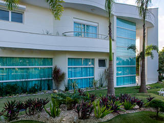 Arquiteto Aquiles Nícolas Kílaris Modern houses White