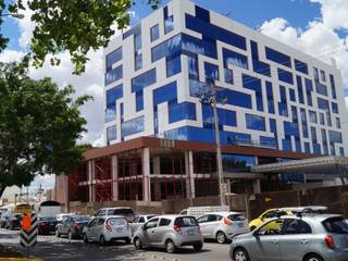 Hotel NH León Gto., Studio Glass Studio Glass Maisons modernes Aluminium/Zinc