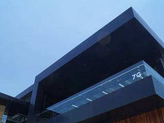 Plaza Crystal Blvd. Campestre, Studio Glass Studio Glass Maisons modernes Aluminium/Zinc