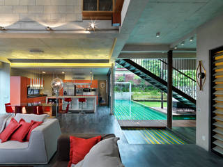 Kampung Tunku House - Sustainable & Budget Friendly Design, MJ Kanny Architect MJ Kanny Architect Moderne woonkamers