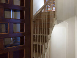 House on vineyards, Raul Garcia Studio Raul Garcia Studio Rustikaler Flur, Diele & Treppenhaus