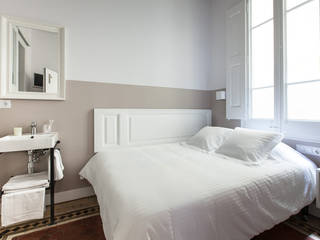 HOSTAL ECOZENTRIC, 02_BASSO Arquitectos 02_BASSO Arquitectos Mediterranean style bedroom
