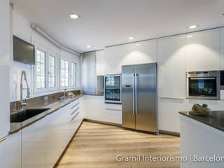 Gramil Interiorismo II - Decoradores y diseñadores de interiores Cozinhas modernas