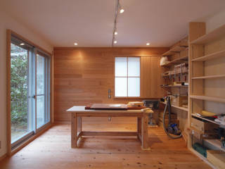 DIYを愉しむワークスペースのある戸建てリフォーム（兵庫県猪名川町）, i think一級建築設計事務所 i think一級建築設計事務所 Media room Wood Wood effect