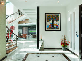 Contemporarily Dashing | BUNGALOW, Design Spirits Design Spirits Modern Corridor, Hallway and Staircase
