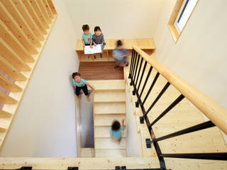 세아이의 보물섬 - 이천 지석리주택, 주택설계전문 디자인그룹 홈스타일토토 주택설계전문 디자인그룹 홈스타일토토 Modern Corridor, Hallway and Staircase