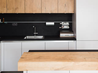 Blat kuchenny z konglomeratu Nero Antique , GRANMAR Borowa Góra - granit, marmur, konglomerat kwarcowy GRANMAR Borowa Góra - granit, marmur, konglomerat kwarcowy Modern kitchen Quartz