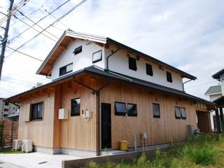 NOMURA-MINKA, SSD建築士事務所株式会社 SSD建築士事務所株式会社 Modern houses Solid Wood Multicolored