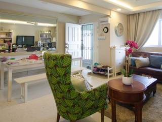 Pandan Garden Renovation, Designer House Designer House Classic style living room