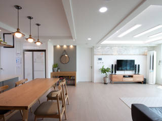 편안한 스타일 아파트 , 디자인투플라이 디자인투플라이 Modern living room