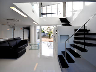 HG-HOUSE IN GINOWAN, 門一級建築士事務所 門一級建築士事務所 Modern Corridor, Hallway and Staircase Rubber Black