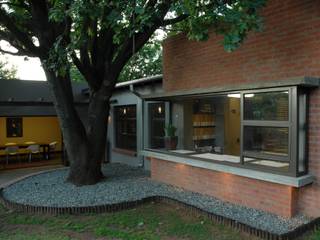 The Oak Tree Studio, Bloemfontein Reinier Brönn Architects & Associates 房子
