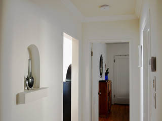 Rejuvenation Project, Erika Winters Design Erika Winters Design Minimalist corridor, hallway & stairs