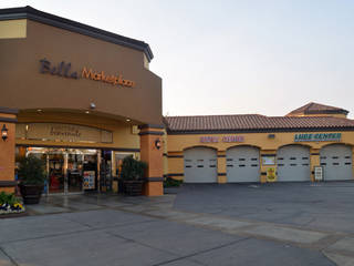 76 Gas Station Bella Market Place Camarillo, Erika Winters Design Erika Winters Design Espacios comerciales