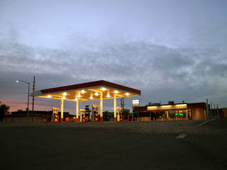 76 Gas Station Fallon Nevada, Erika Winters Design Erika Winters Design Commercial spaces