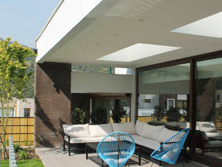 CASA LOS LITRES, ESTUDIO BASE ARQUITECTOS ESTUDIO BASE ARQUITECTOS Mediterranean style balcony, veranda & terrace