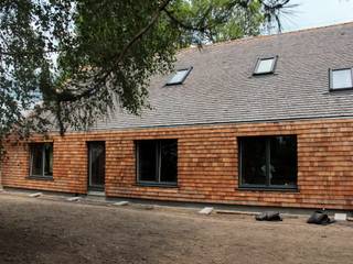 Strawbale kryty dranicą cedrową, Organica Design & Build Organica Design & Build Rustic style house