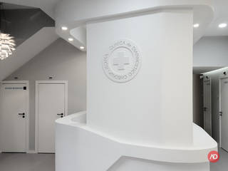 Clínicas minimalistas por ARCHDESIGN LX Minimalista