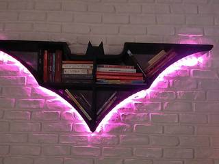 Batman shelf, Marwa Hasan Marwa Hasan LivingsBibliotecas, estanterías y modulares Madera Negro