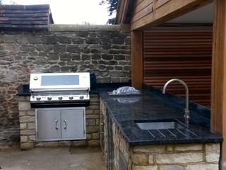 outdoor kitchen, wood-fired oven wood-fired oven Moderne tuinen