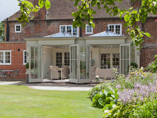 Orangery with Gothic Detailing, Vale Garden Houses Vale Garden Houses بيت زجاجي خشب Wood effect